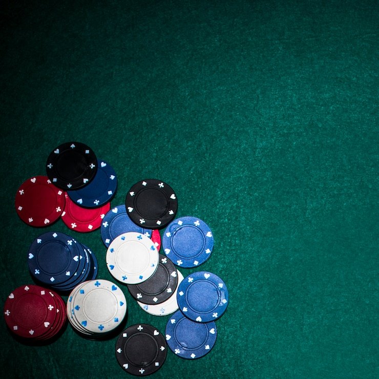 Antarmuka aplikasi mobile falkon4d menampilkan menu sportsbook dan live dealer